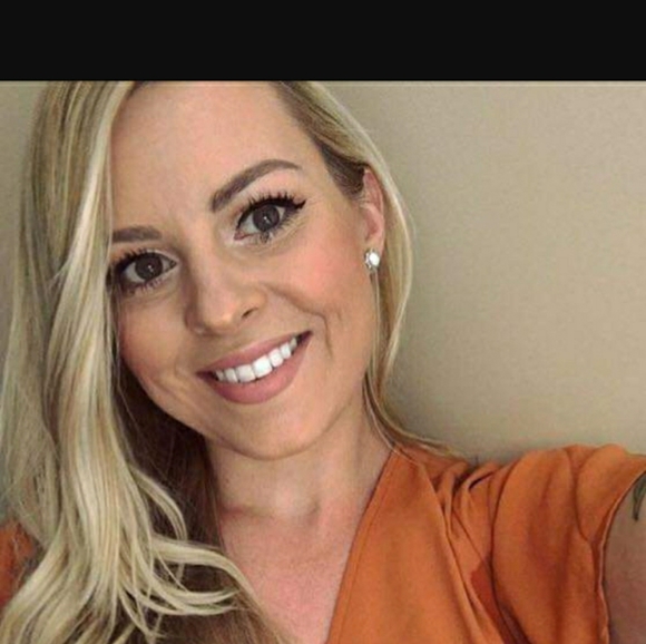 Meet your Posher, Joan - Picture 8 of 14